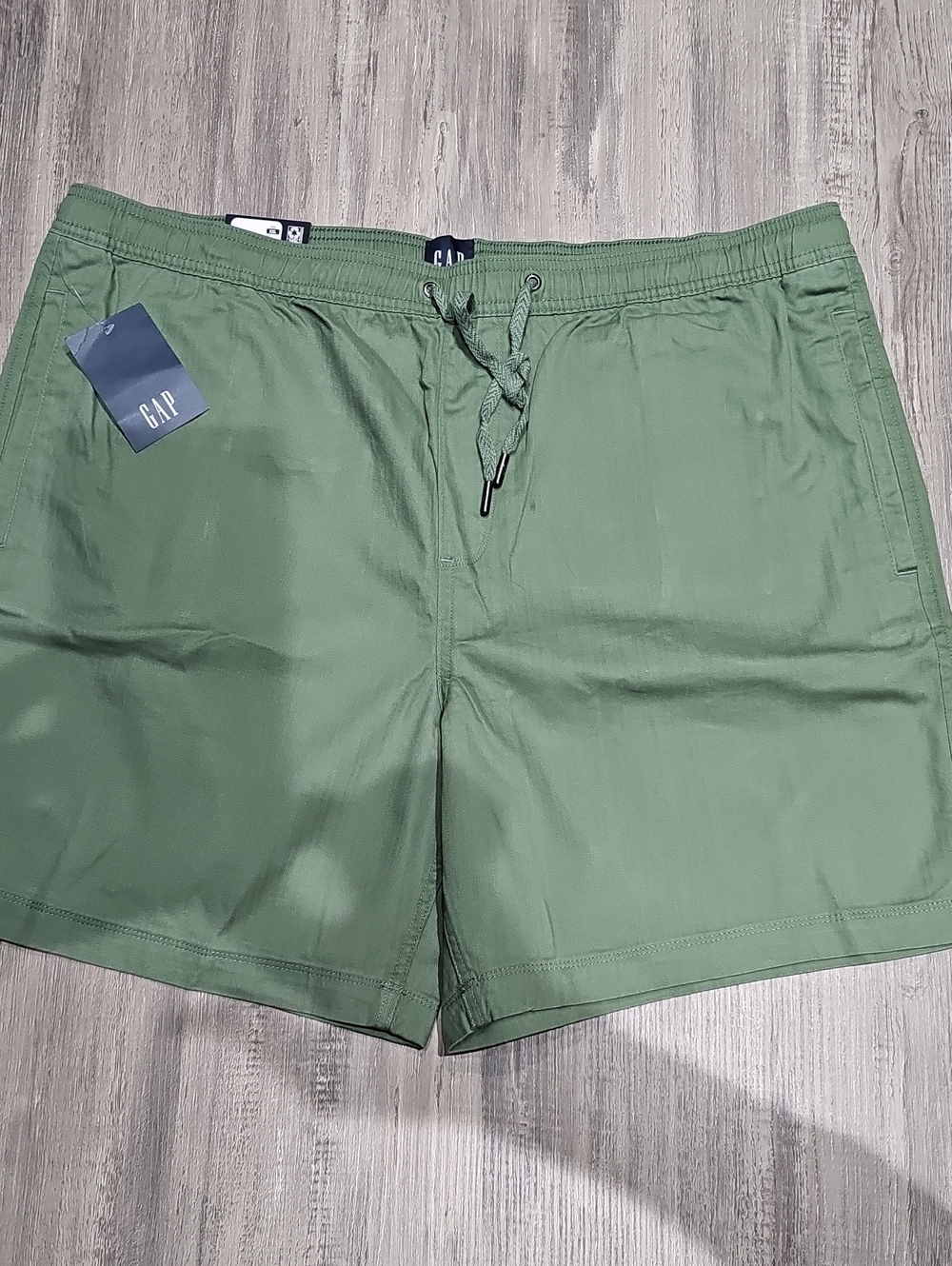 GAP Men's Olive Green